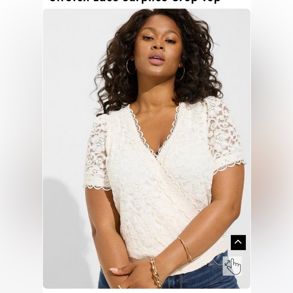🆕Torrid Stretch Lace Surplice Crop Top C3